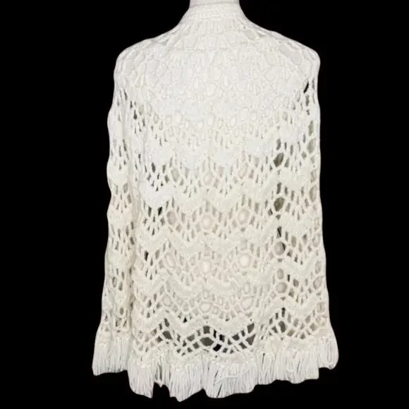 60’s White Cream Crocheted Open Knit Fringe Button Front Vintage Boho Poncho - Picture 4 of 10